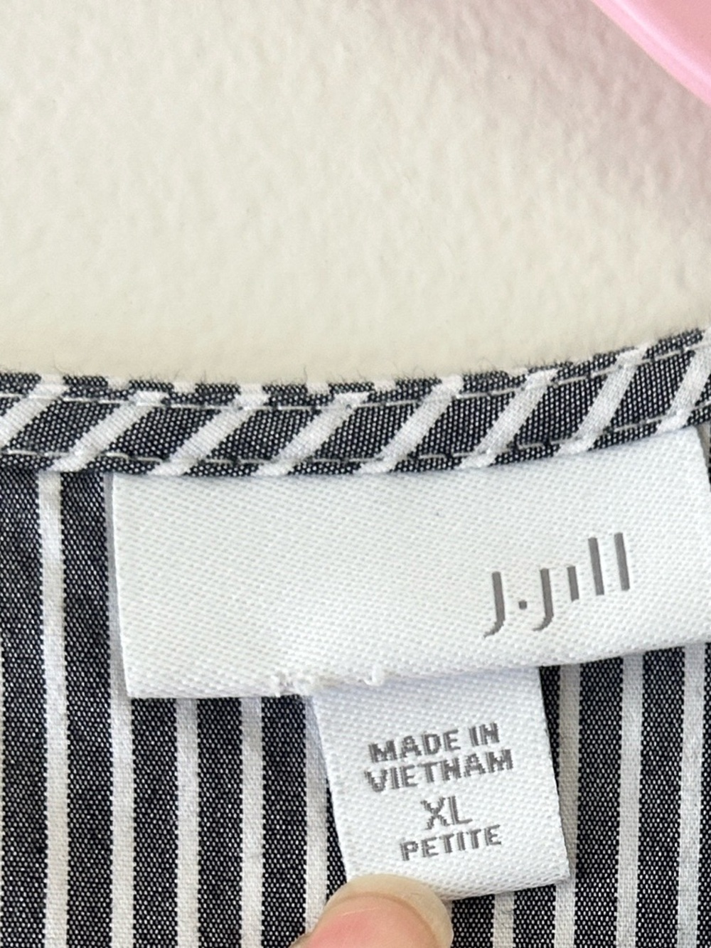 NWOT QStriped Tie-Hem 3/4 Sleeve Women's Top - Gray - Picture 6 of 10